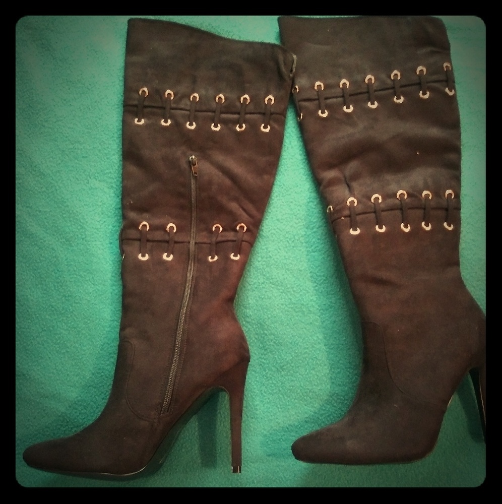 Size 8.5 calliah knee high high heeled boot